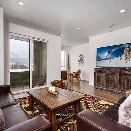 Snow Canyon Lodge With Resort Amenities